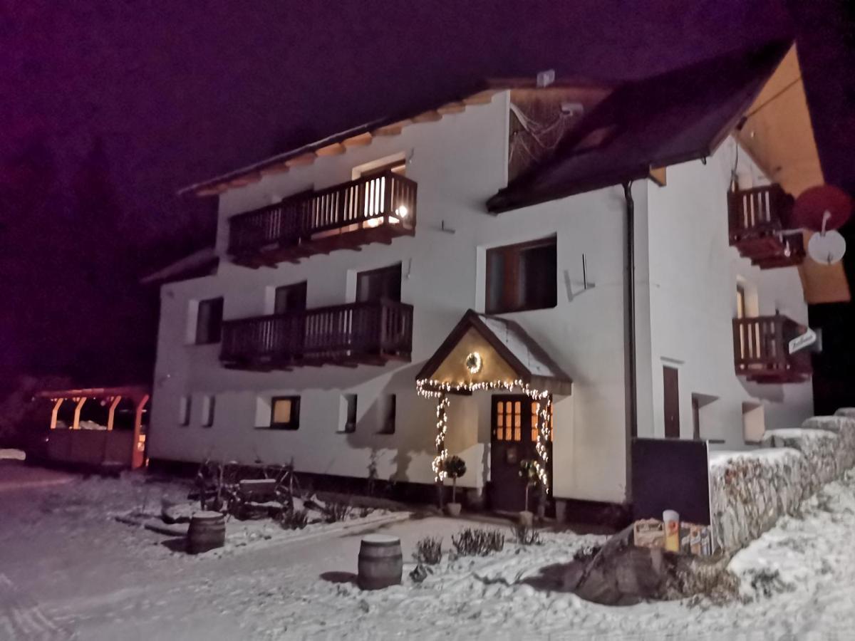 Penzion Zázrifka Zázrivá Exterior foto
