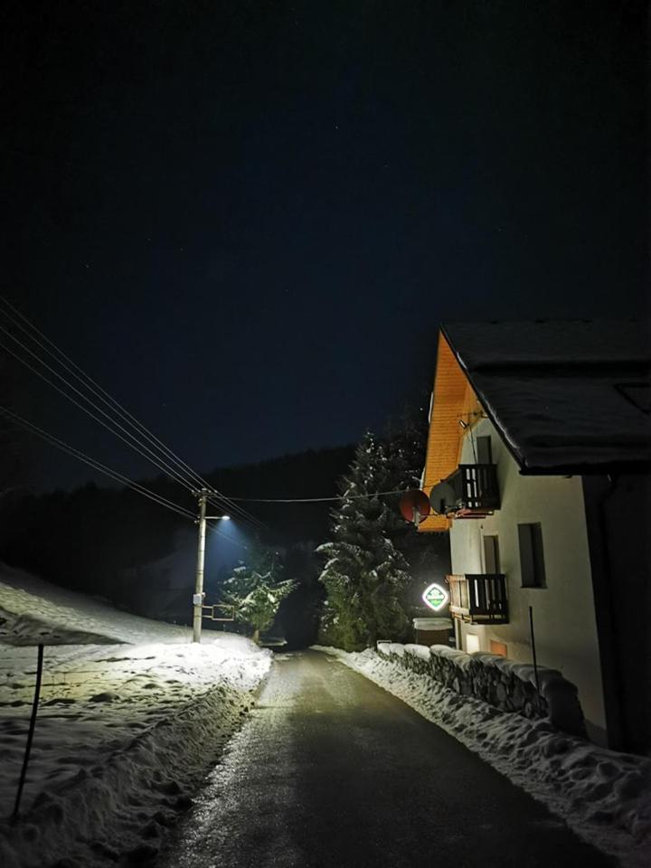 Penzion Zázrifka Zázrivá Exterior foto